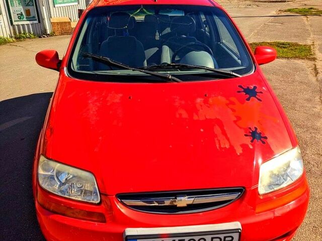 Красный Шевроле Авео, объемом двигателя 1.5 л и пробегом 190 тыс. км за 2800 $, фото 5 на Automoto.ua