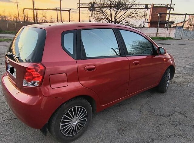 Красный Шевроле Авео, объемом двигателя 1.5 л и пробегом 281 тыс. км за 2900 $, фото 11 на Automoto.ua