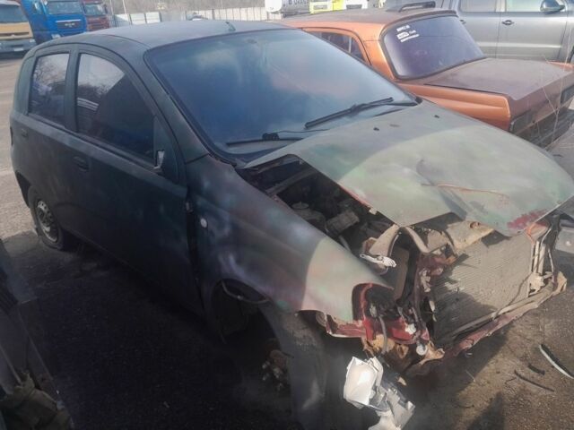 Шевроле Авео 2005 в Кропивницком (Кировограде) на Automoto.ua Красный Шевроле Авео, объемом двигателя 0 л и пробегом 177 тыс. км за 1200 $, фото 4 на Automoto.ua