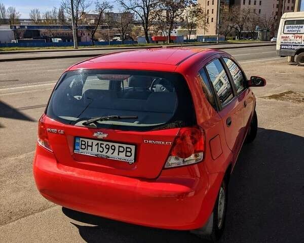 Красный Шевроле Авео, объемом двигателя 1.5 л и пробегом 190 тыс. км за 2800 $, фото 4 на Automoto.ua