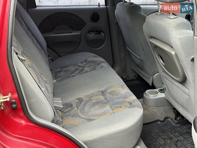 Красный Шевроле Авео, объемом двигателя 1.5 л и пробегом 190 тыс. км за 2450 $, фото 9 на Automoto.ua