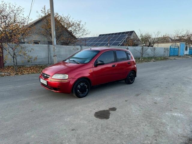 Красный Шевроле Авео, объемом двигателя 1.5 л и пробегом 366 тыс. км за 2000 $, фото 5 на Automoto.ua