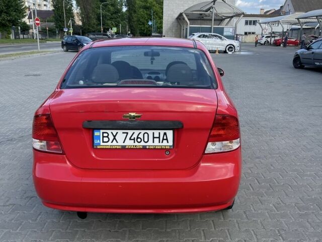 Красный Шевроле Авео, объемом двигателя 1.5 л и пробегом 290 тыс. км за 2600 $, фото 1 на Automoto.ua