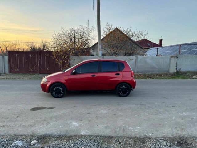 Красный Шевроле Авео, объемом двигателя 1.5 л и пробегом 366 тыс. км за 2000 $, фото 2 на Automoto.ua