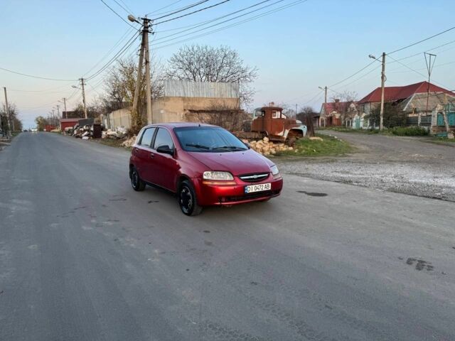 Красный Шевроле Авео, объемом двигателя 1.5 л и пробегом 366 тыс. км за 2000 $, фото 4 на Automoto.ua