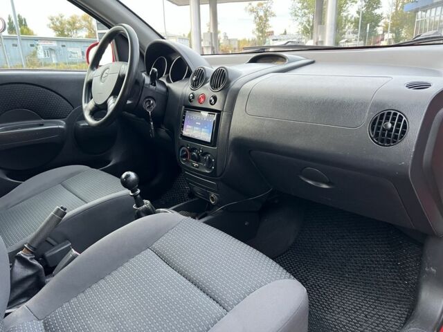 Червоний Шевроле Авео, об'ємом двигуна 1.5 л та пробігом 256 тис. км за 3300 $, фото 10 на Automoto.ua