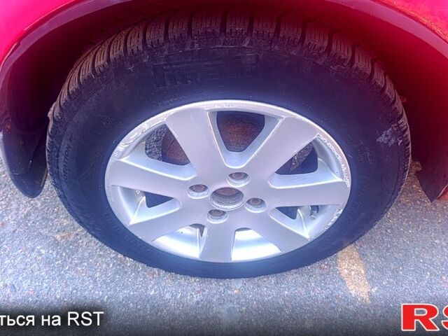 Красный Шевроле Авео, объемом двигателя 1.5 л и пробегом 350 тыс. км за 1200 $, фото 4 на Automoto.ua