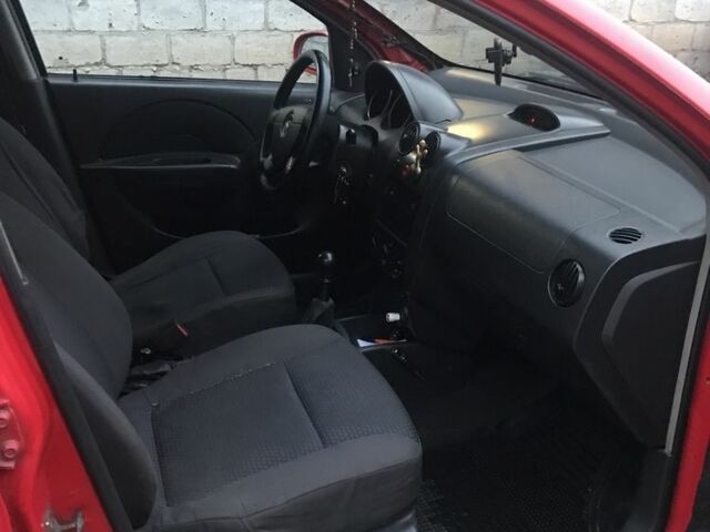 Красный Шевроле Авео, объемом двигателя 1.5 л и пробегом 280 тыс. км за 1300 $, фото 10 на Automoto.ua