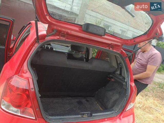 Красный Шевроле Авео, объемом двигателя 1.5 л и пробегом 135 тыс. км за 3650 $, фото 14 на Automoto.ua