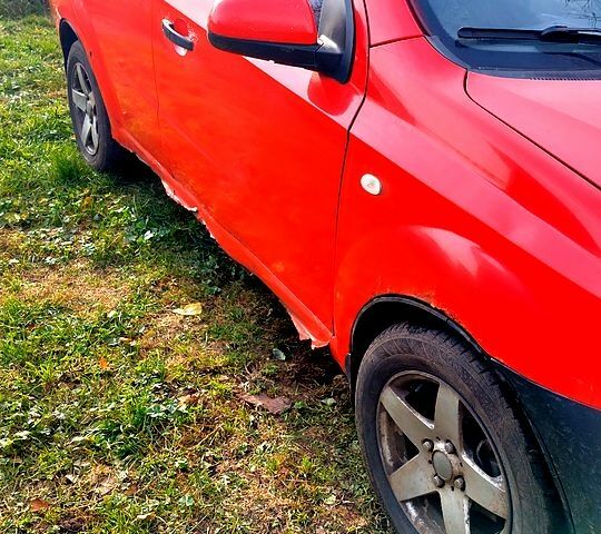 Червоний Шевроле Авео, об'ємом двигуна 1.5 л та пробігом 317 тис. км за 1300 $, фото 7 на Automoto.ua