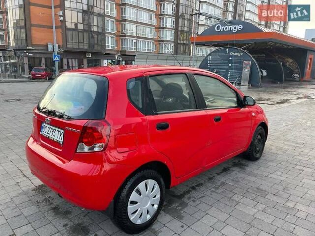 Красный Шевроле Авео, объемом двигателя 1.5 л и пробегом 300 тыс. км за 2650 $, фото 5 на Automoto.ua