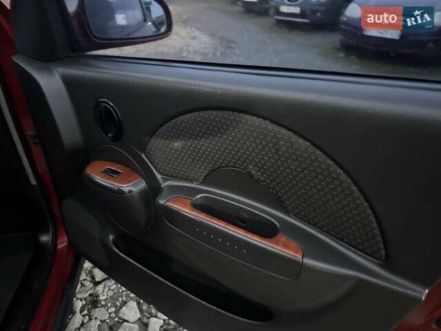 Красный Шевроле Авео, объемом двигателя 1.5 л и пробегом 290 тыс. км за 1680 $, фото 28 на Automoto.ua