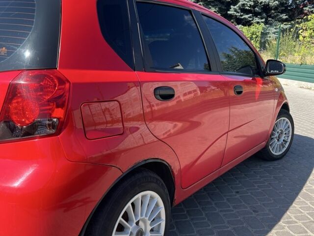 Шевроле Авео 2006 в Кропивницком (Кировограде) на Automoto.ua Красный Шевроле Авео, объемом двигателя 1.5 л и пробегом 200 тыс. км за 2500 $, фото 1 на Automoto.ua