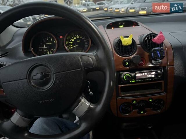 Красный Шевроле Авео, объемом двигателя 1.5 л и пробегом 290 тыс. км за 1680 $, фото 31 на Automoto.ua