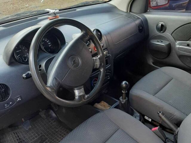 Красный Шевроле Авео, объемом двигателя 1.5 л и пробегом 179 тыс. км за 1800 $, фото 6 на Automoto.ua