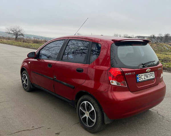 Красный Шевроле Авео, объемом двигателя 1.5 л и пробегом 222 тыс. км за 1850 $, фото 2 на Automoto.ua