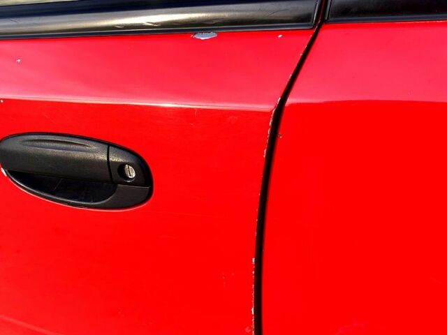 Красный Шевроле Авео, объемом двигателя 1.5 л и пробегом 301 тыс. км за 2800 $, фото 11 на Automoto.ua