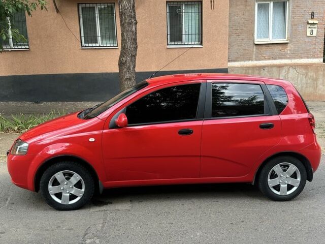 Красный Шевроле Авео, объемом двигателя 1.5 л и пробегом 113 тыс. км за 3900 $, фото 3 на Automoto.ua