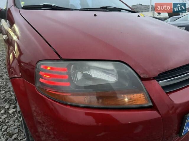 Красный Шевроле Авео, объемом двигателя 1.5 л и пробегом 290 тыс. км за 1680 $, фото 3 на Automoto.ua