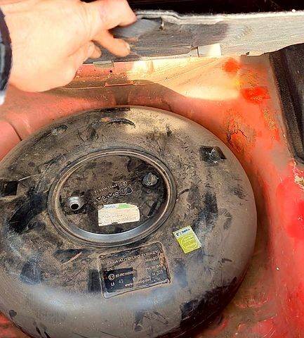 Червоний Шевроле Авео, об'ємом двигуна 1.5 л та пробігом 317 тис. км за 1300 $, фото 6 на Automoto.ua