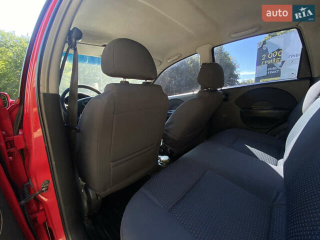 Красный Шевроле Авео, объемом двигателя 1.5 л и пробегом 224 тыс. км за 2250 $, фото 14 на Automoto.ua