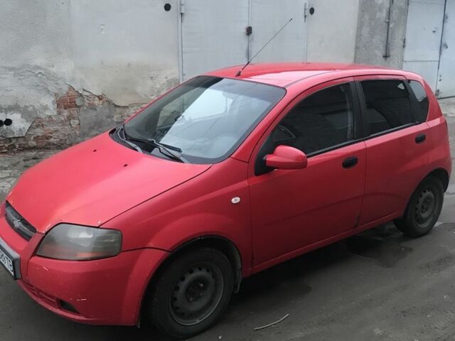 Красный Шевроле Авео, объемом двигателя 1.5 л и пробегом 280 тыс. км за 1300 $, фото 2 на Automoto.ua