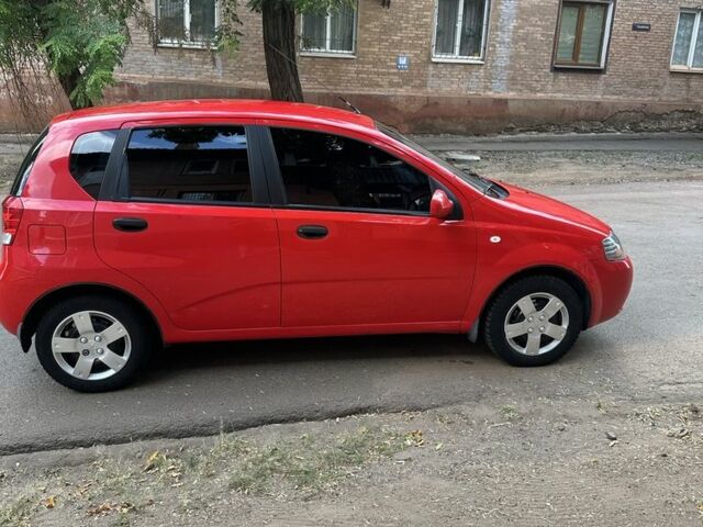 Красный Шевроле Авео, объемом двигателя 1.5 л и пробегом 113 тыс. км за 3900 $, фото 4 на Automoto.ua