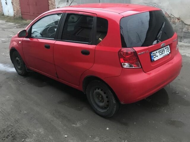 Красный Шевроле Авео, объемом двигателя 1.5 л и пробегом 280 тыс. км за 1300 $, фото 3 на Automoto.ua
