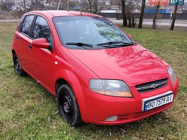 Красный Шевроле Авео, объемом двигателя 1.5 л и пробегом 242 тыс. км за 2550 $, фото 2 на Automoto.ua