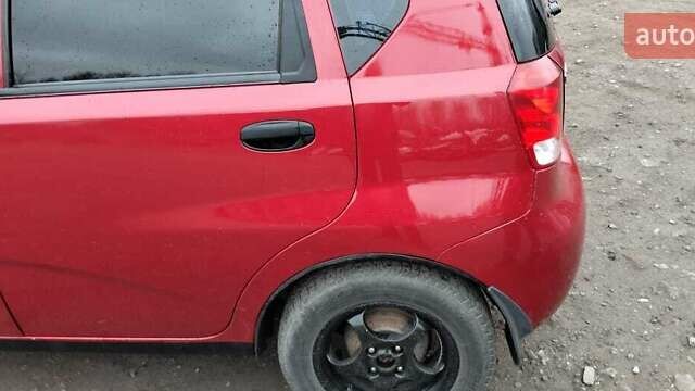Червоний Шевроле Авео, об'ємом двигуна 1.5 л та пробігом 280 тис. км за 3400 $, фото 4 на Automoto.ua
