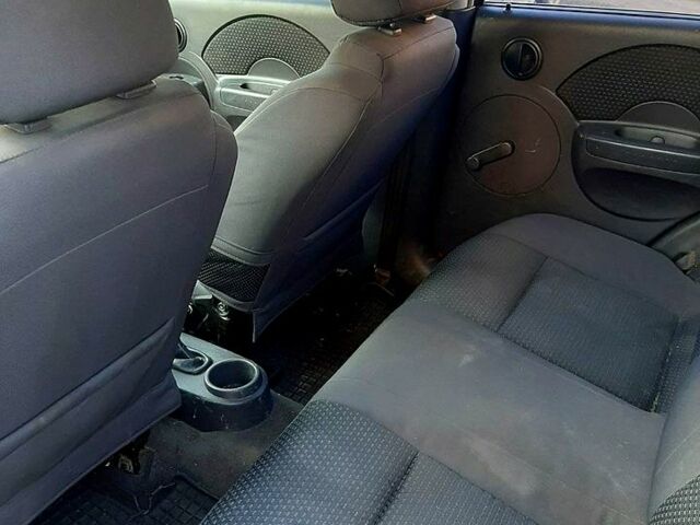 Червоний Шевроле Авео, об'ємом двигуна 1.5 л та пробігом 179 тис. км за 1700 $, фото 3 на Automoto.ua