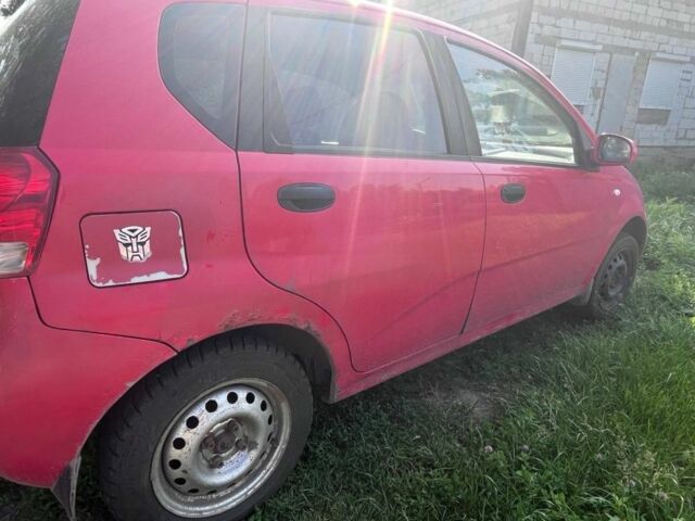 Червоний Шевроле Авео, об'ємом двигуна 1.5 л та пробігом 193 тис. км за 1500 $, фото 3 на Automoto.ua