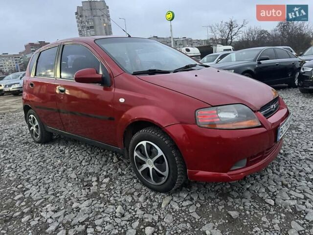 Красный Шевроле Авео, объемом двигателя 1.5 л и пробегом 290 тыс. км за 1680 $, фото 5 на Automoto.ua