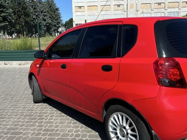 Шевроле Авео 2006 в Кропивницком (Кировограде) на Automoto.ua Красный Шевроле Авео, объемом двигателя 1.5 л и пробегом 200 тыс. км за 2500 $, фото 3 на Automoto.ua