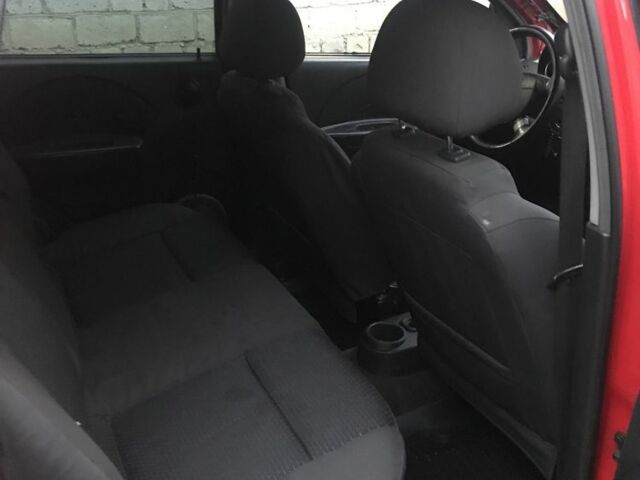 Красный Шевроле Авео, объемом двигателя 1.5 л и пробегом 280 тыс. км за 1300 $, фото 11 на Automoto.ua