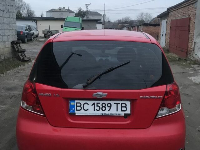 Красный Шевроле Авео, объемом двигателя 1.5 л и пробегом 280 тыс. км за 1300 $, фото 5 на Automoto.ua