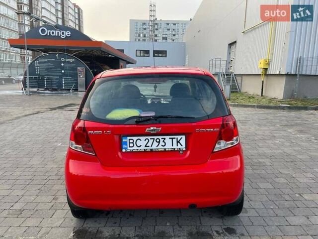 Красный Шевроле Авео, объемом двигателя 1.5 л и пробегом 300 тыс. км за 2650 $, фото 4 на Automoto.ua