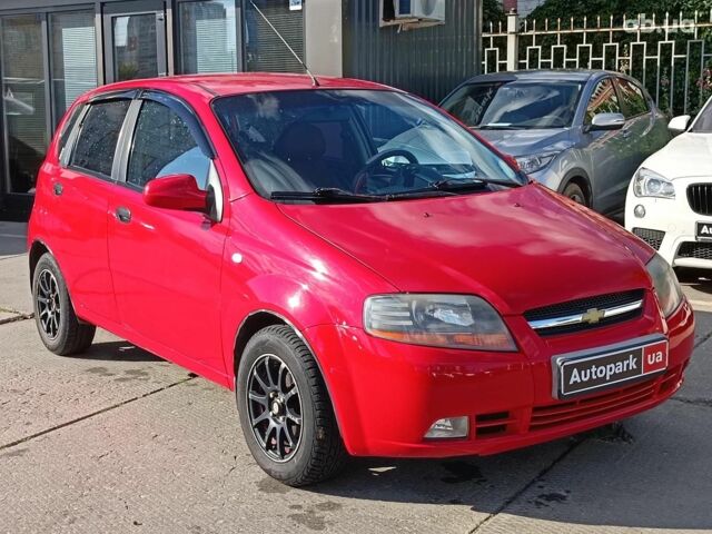 Червоний Шевроле Авео, об'ємом двигуна 1.5 л та пробігом 219 тис. км за 3990 $, фото 5 на Automoto.ua