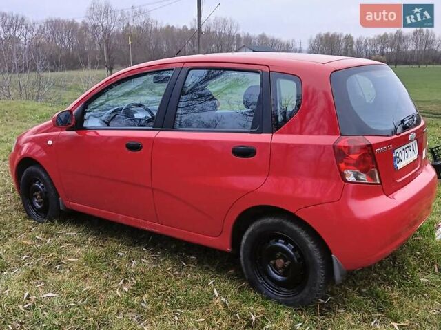 Красный Шевроле Авео, объемом двигателя 1.5 л и пробегом 242 тыс. км за 2550 $, фото 4 на Automoto.ua