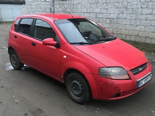 Красный Шевроле Авео, объемом двигателя 1.5 л и пробегом 280 тыс. км за 1300 $, фото 1 на Automoto.ua