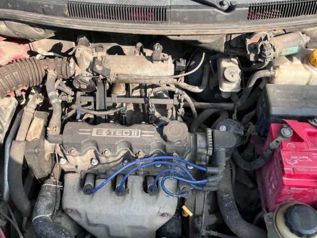 Червоний Шевроле Авео, об'ємом двигуна 1.5 л та пробігом 193 тис. км за 1500 $, фото 8 на Automoto.ua