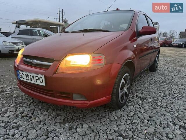 Красный Шевроле Авео, объемом двигателя 1.5 л и пробегом 290 тыс. км за 1680 $, фото 1 на Automoto.ua