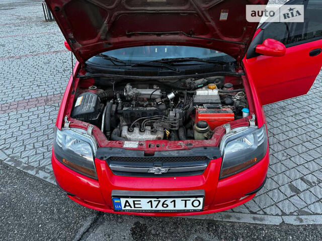 Красный Шевроле Авео, объемом двигателя 1.5 л и пробегом 125 тыс. км за 4000 $, фото 24 на Automoto.ua