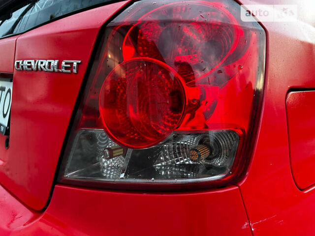 Красный Шевроле Авео, объемом двигателя 1.5 л и пробегом 125 тыс. км за 4000 $, фото 22 на Automoto.ua