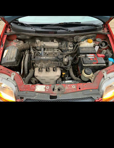 Красный Шевроле Авео, объемом двигателя 1.5 л и пробегом 110 тыс. км за 3200 $, фото 8 на Automoto.ua