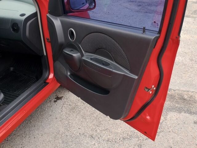 Красный Шевроле Авео, объемом двигателя 1.5 л и пробегом 200 тыс. км за 3700 $, фото 16 на Automoto.ua