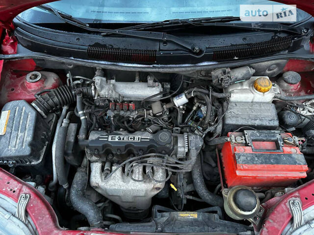 Червоний Шевроле Авео, об'ємом двигуна 1.5 л та пробігом 125 тис. км за 4000 $, фото 27 на Automoto.ua