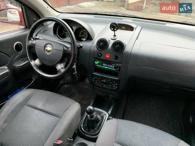 Червоний Шевроле Авео, об'ємом двигуна 1.5 л та пробігом 108 тис. км за 2950 $, фото 65 на Automoto.ua