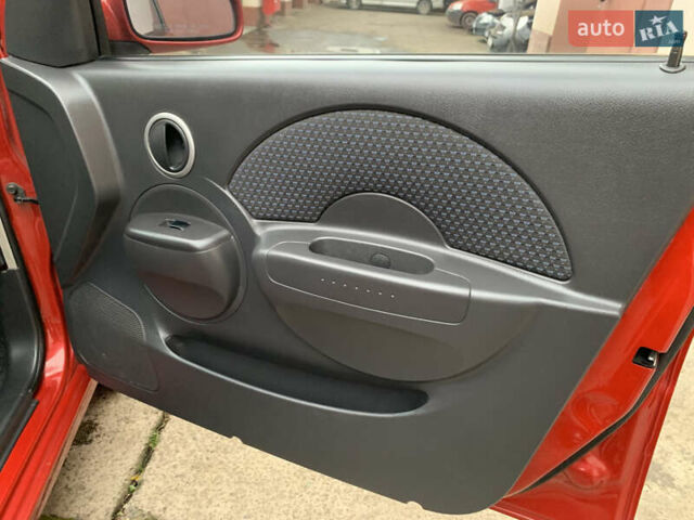 Червоний Шевроле Авео, об'ємом двигуна 1.5 л та пробігом 108 тис. км за 2950 $, фото 55 на Automoto.ua