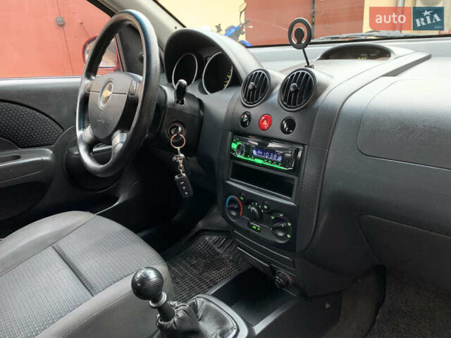 Червоний Шевроле Авео, об'ємом двигуна 1.5 л та пробігом 108 тис. км за 2950 $, фото 58 на Automoto.ua